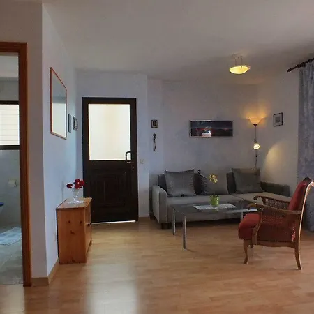 Lovely-apartment-in-a-quiet-location-with-sea-view-and-a-nice-terrace-u105