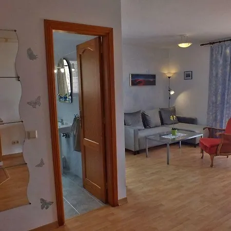 Lovely-apartment-in-a-quiet-location-with-sea-view-and-a-nice-terrace-u105