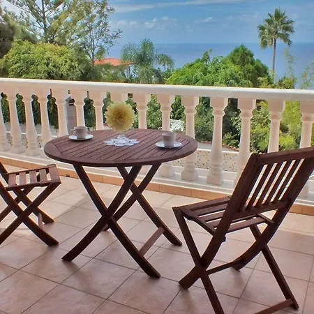 Lovely-apartment-in-a-quiet-location-with-sea-view-and-a-nice-terrace-u105 شقة *